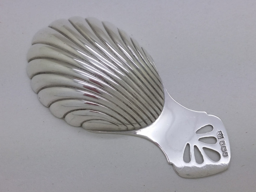 Elizabeth II 1973 Sterling Silver Scalloped Caddy Spoon, Sheffield