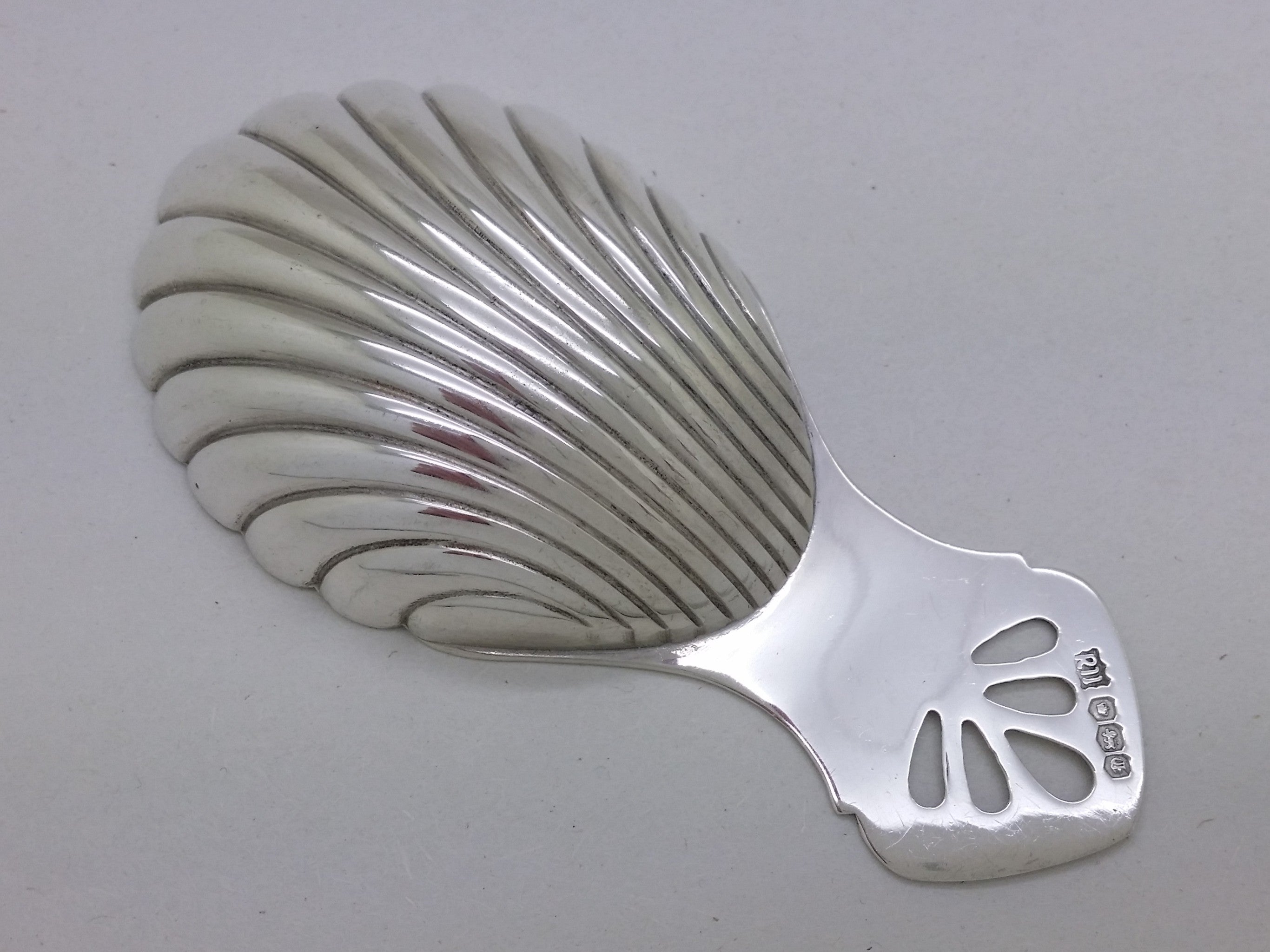 Elizabeth II 1973 Sterling Silver Scalloped Caddy Spoon, Sheffield