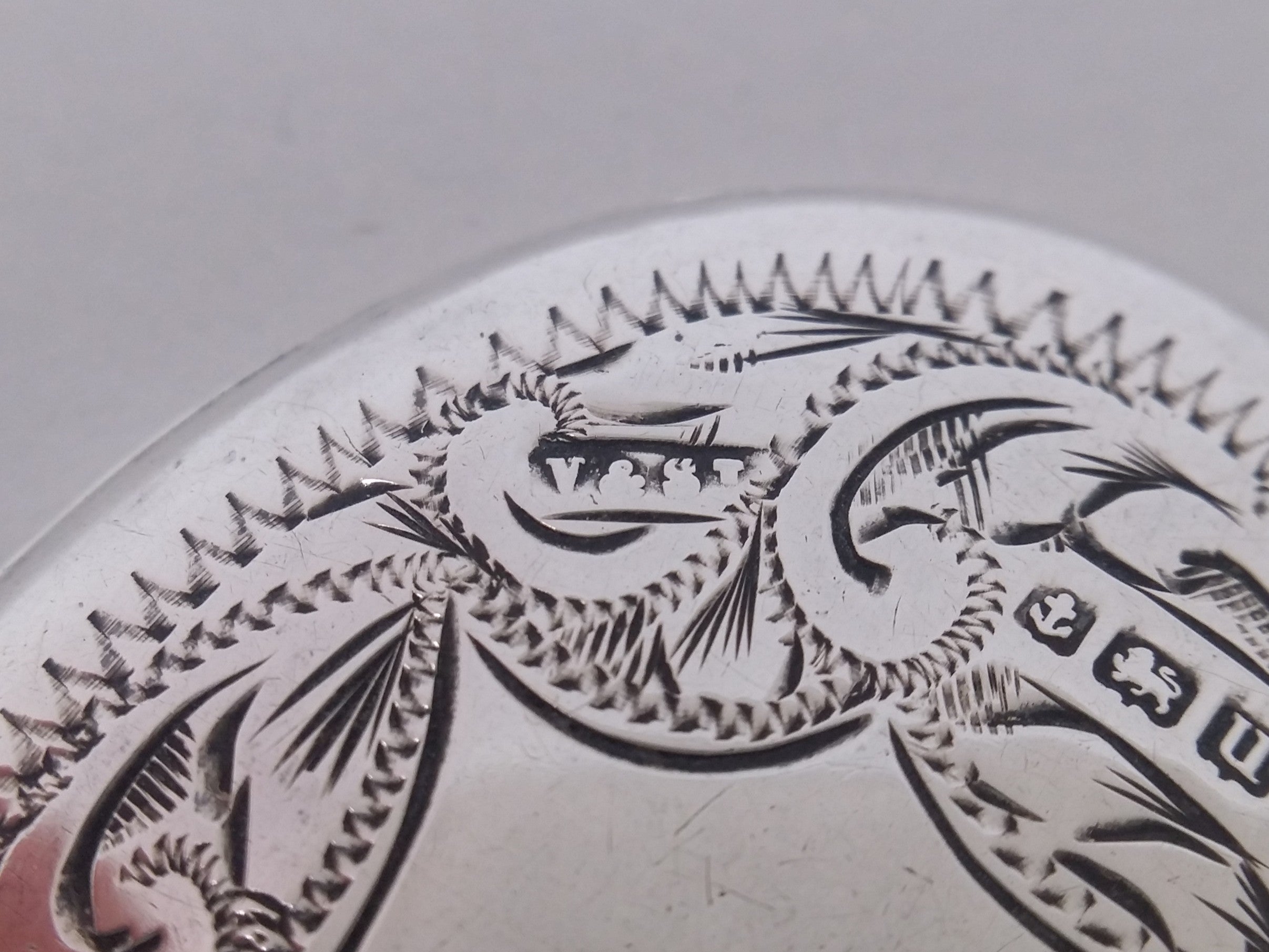 Vale & St John makers mark V&STJ on miniature sterling silver mirror