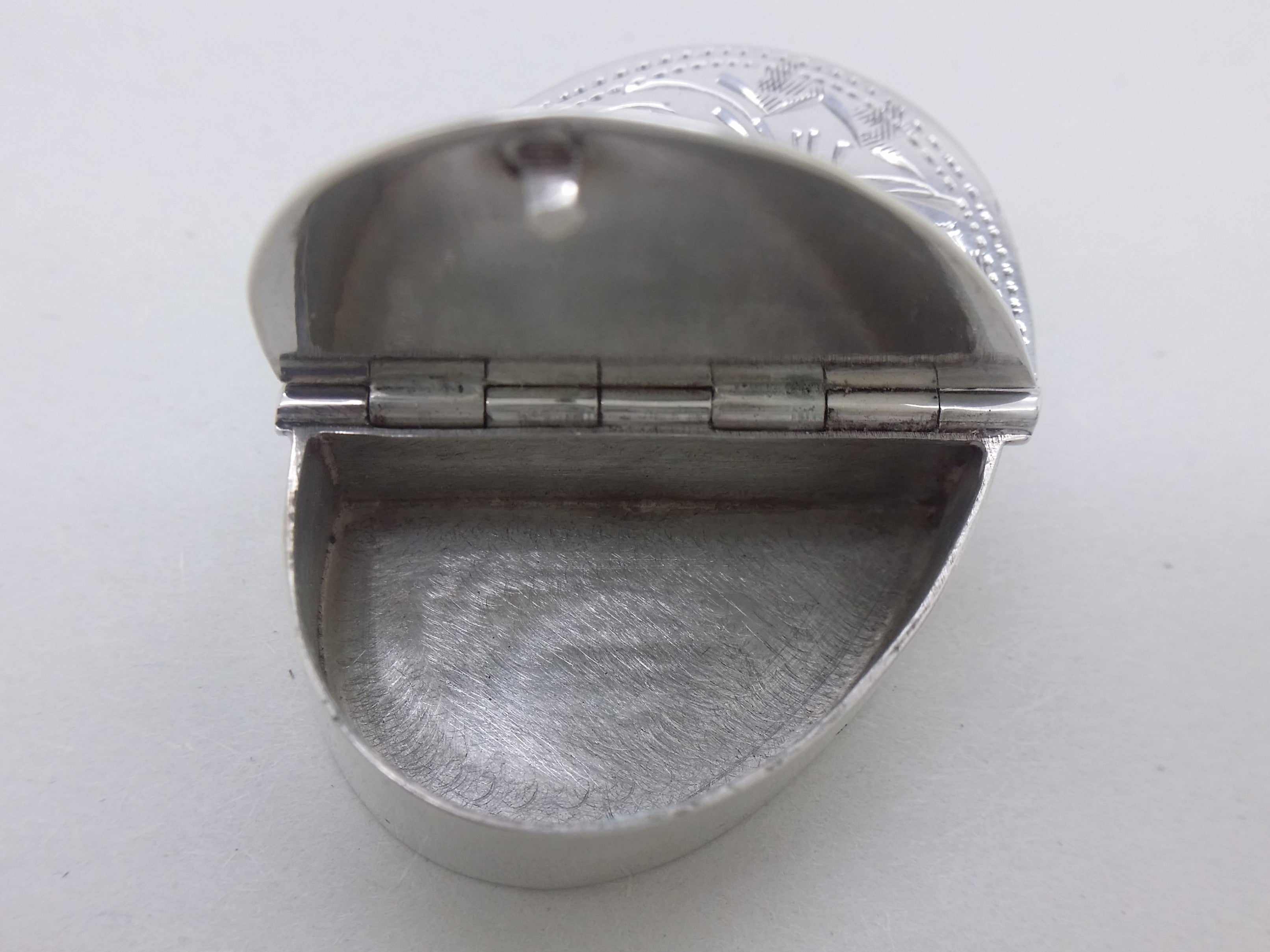 Elizabeth II 1991 Sterling Silver Double Hinged Oval Pill Box, London