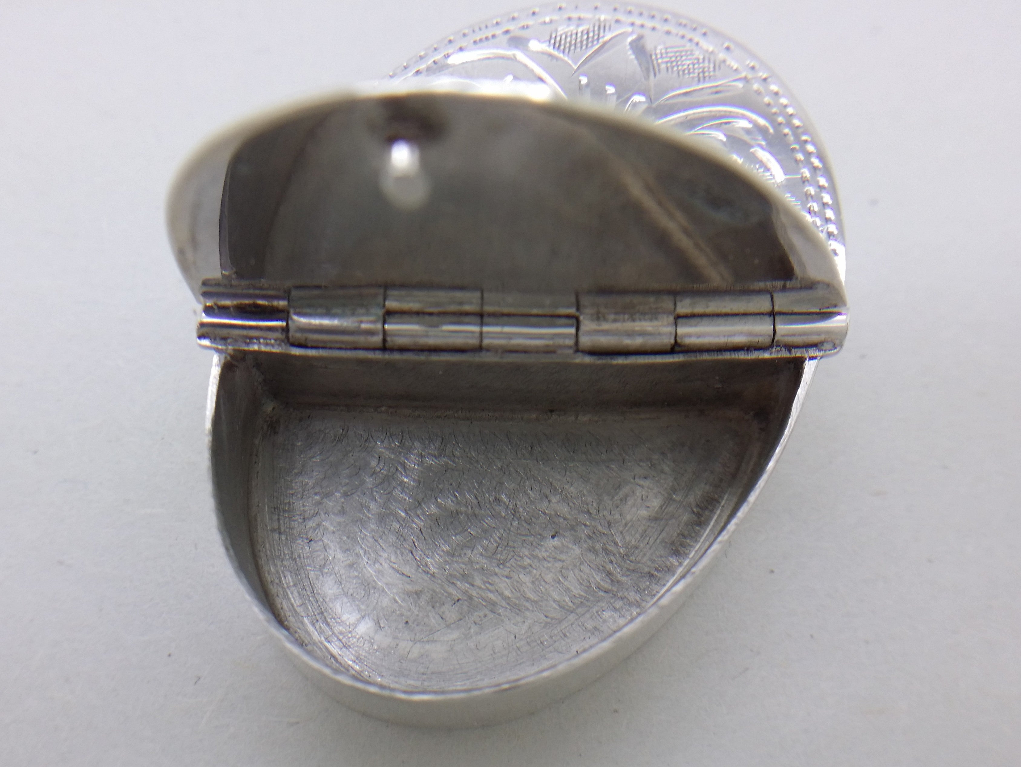Elizabeth II 1991 Sterling Silver Double Hinged Oval Pill Box, London