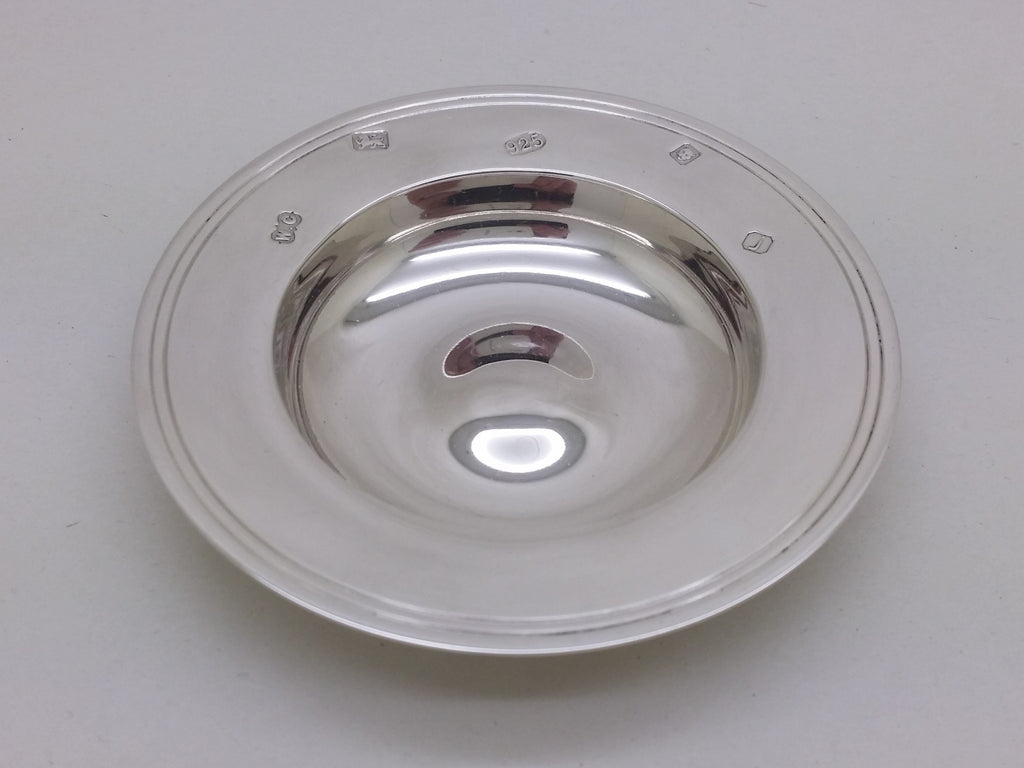 Elizabeth II 2008 Cased Sterling Silver 3¼" Armada Dish, London