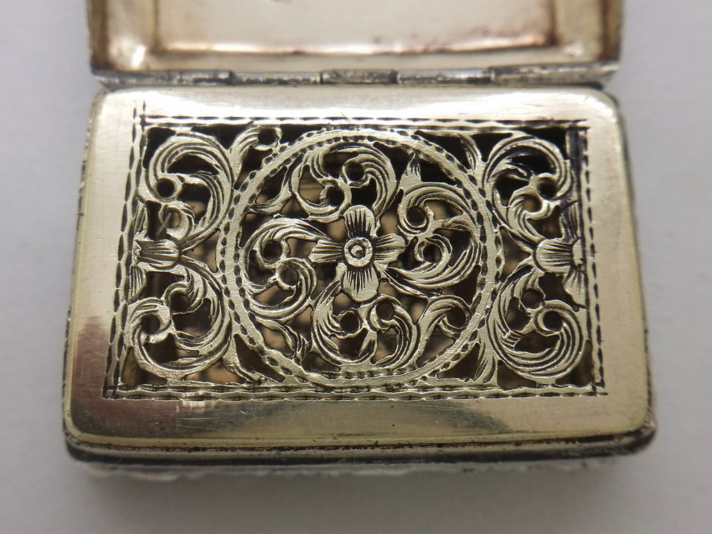 Gilded acanthus decorated pierced hinged grill on sterling silver vinaigrette