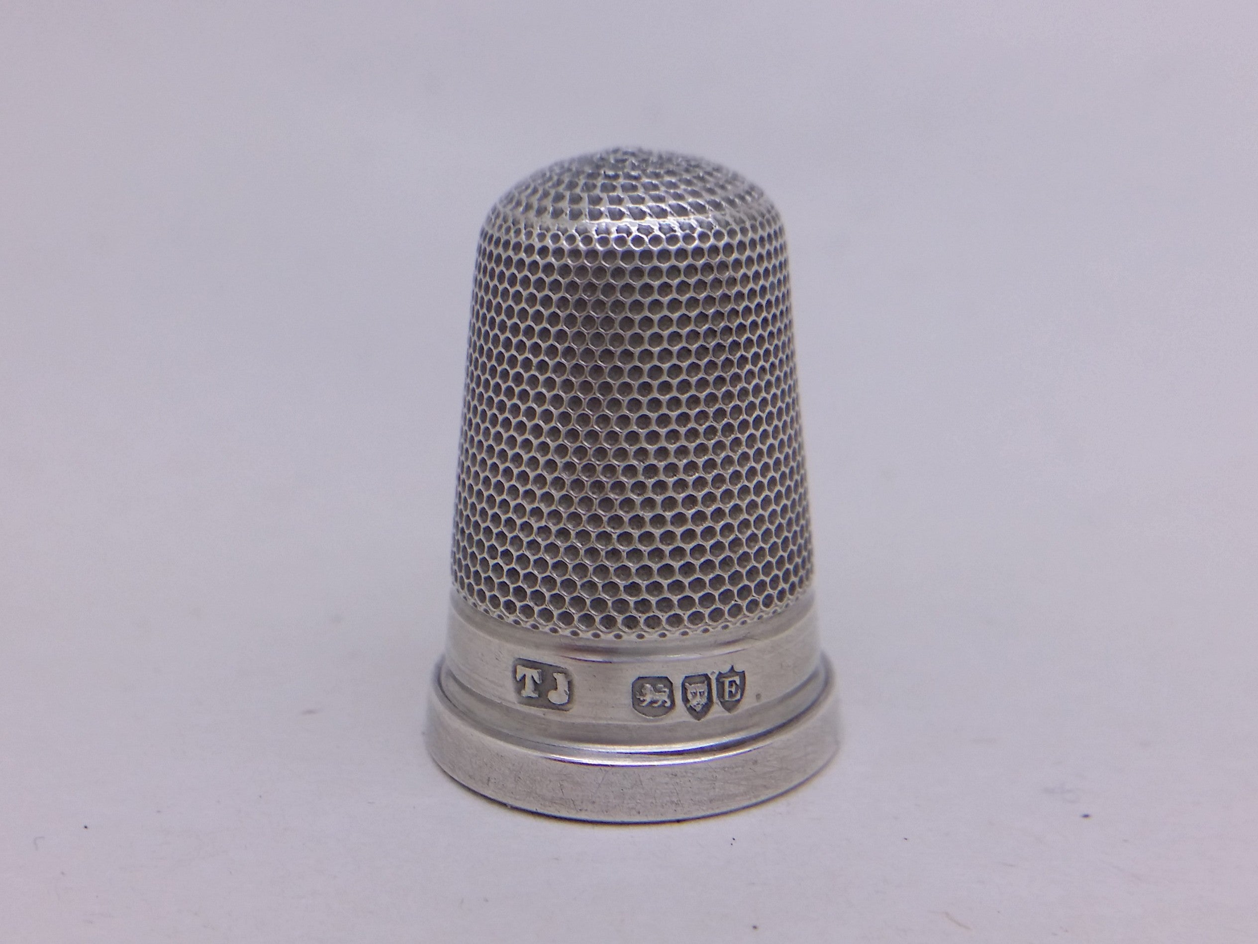 Victorian 1880 sterling silver dimple thimble, London by Johnson, Sons & Edmunds