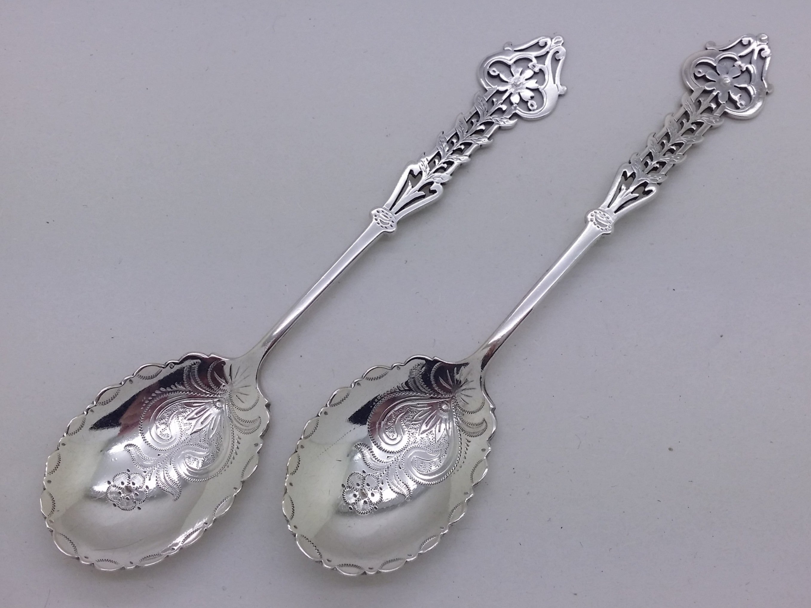 Edwardian 1903 Cased Pair of Sterling Silver Sunflower Jam Spoons, Sheffield