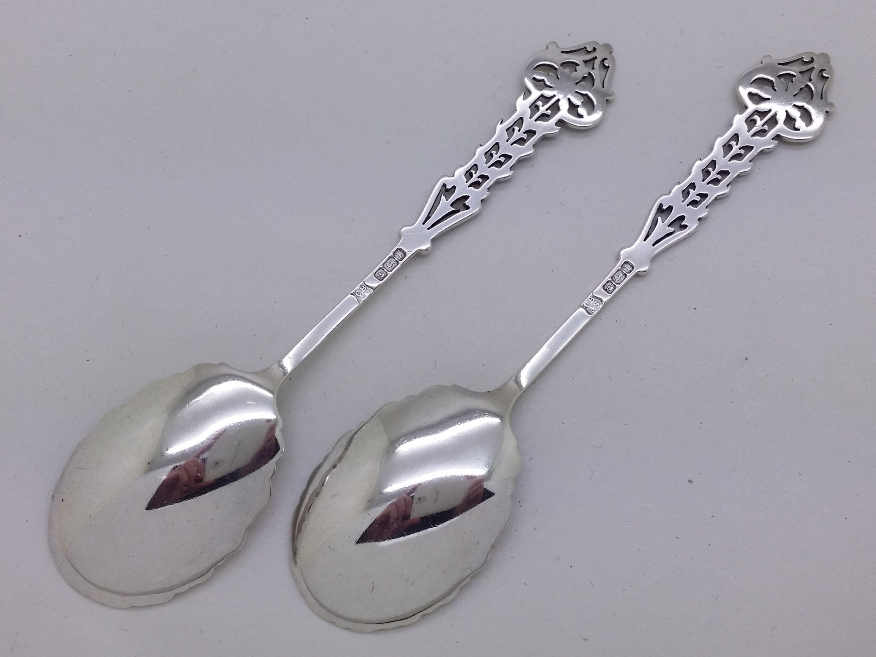 Edwardian 1903 Cased Pair of Sterling Silver Sunflower Jam Spoons, Sheffield