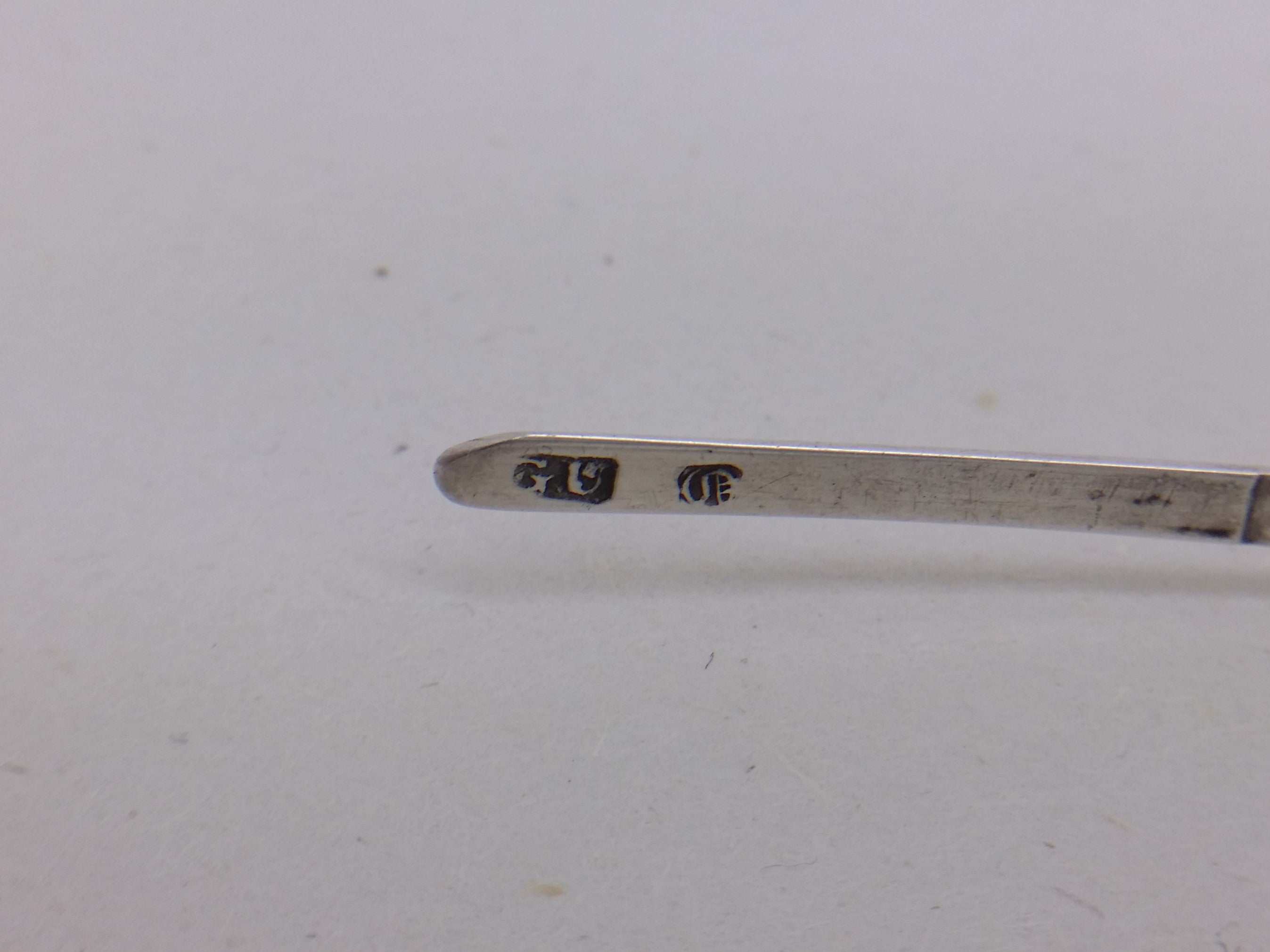 Spectacles hallmarks: George Unite makers mark GU; and Birmingham date letter Q for 1839.