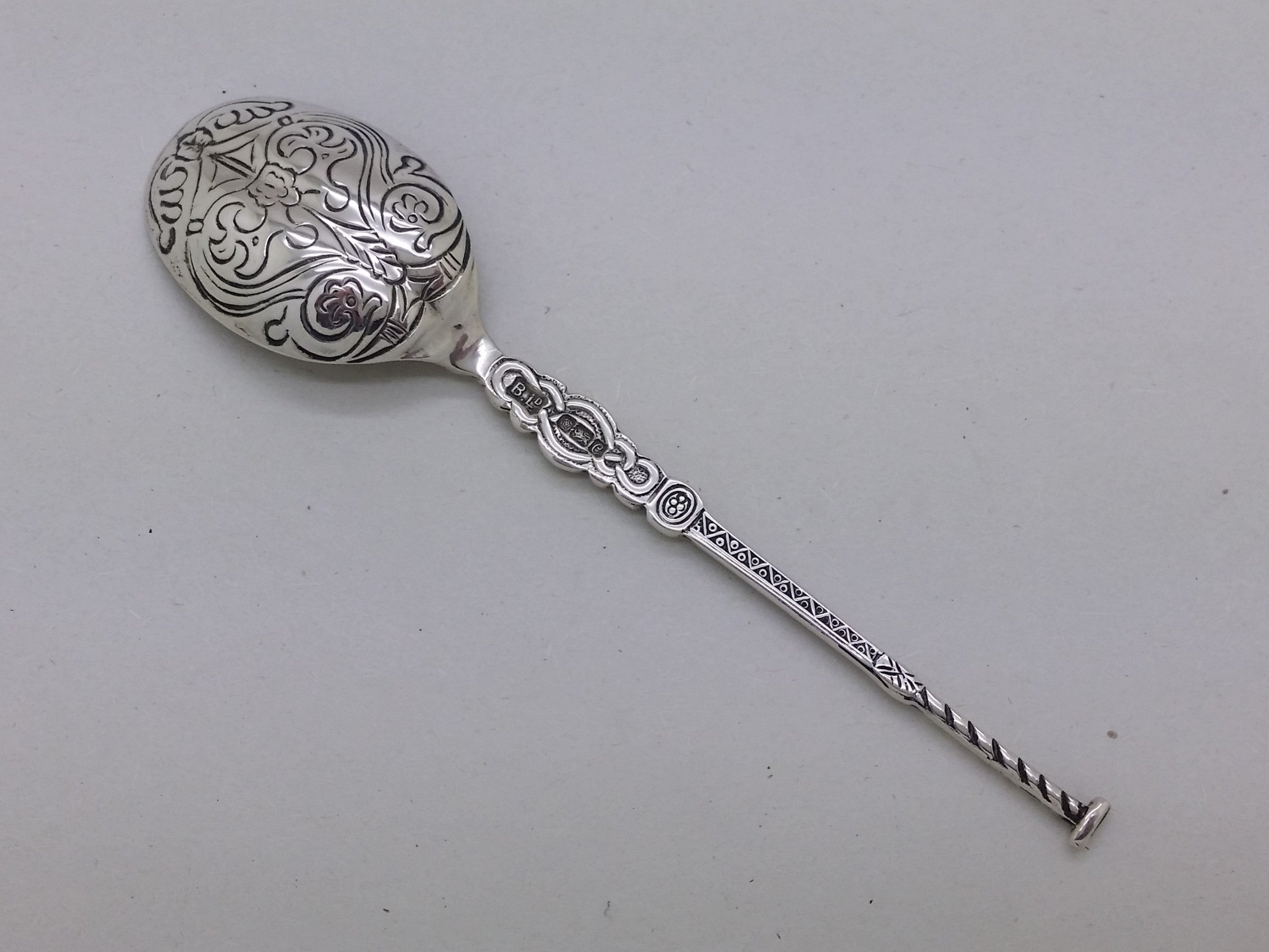 Elizabeth II 1977 Cased Sterling Silver Jubilee Anointing Spoon, Sheffield