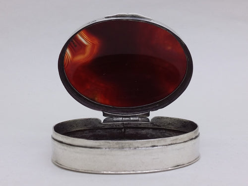 Early Victorian 1840 Sterling Silver & Agate Oval Snuff Box, London