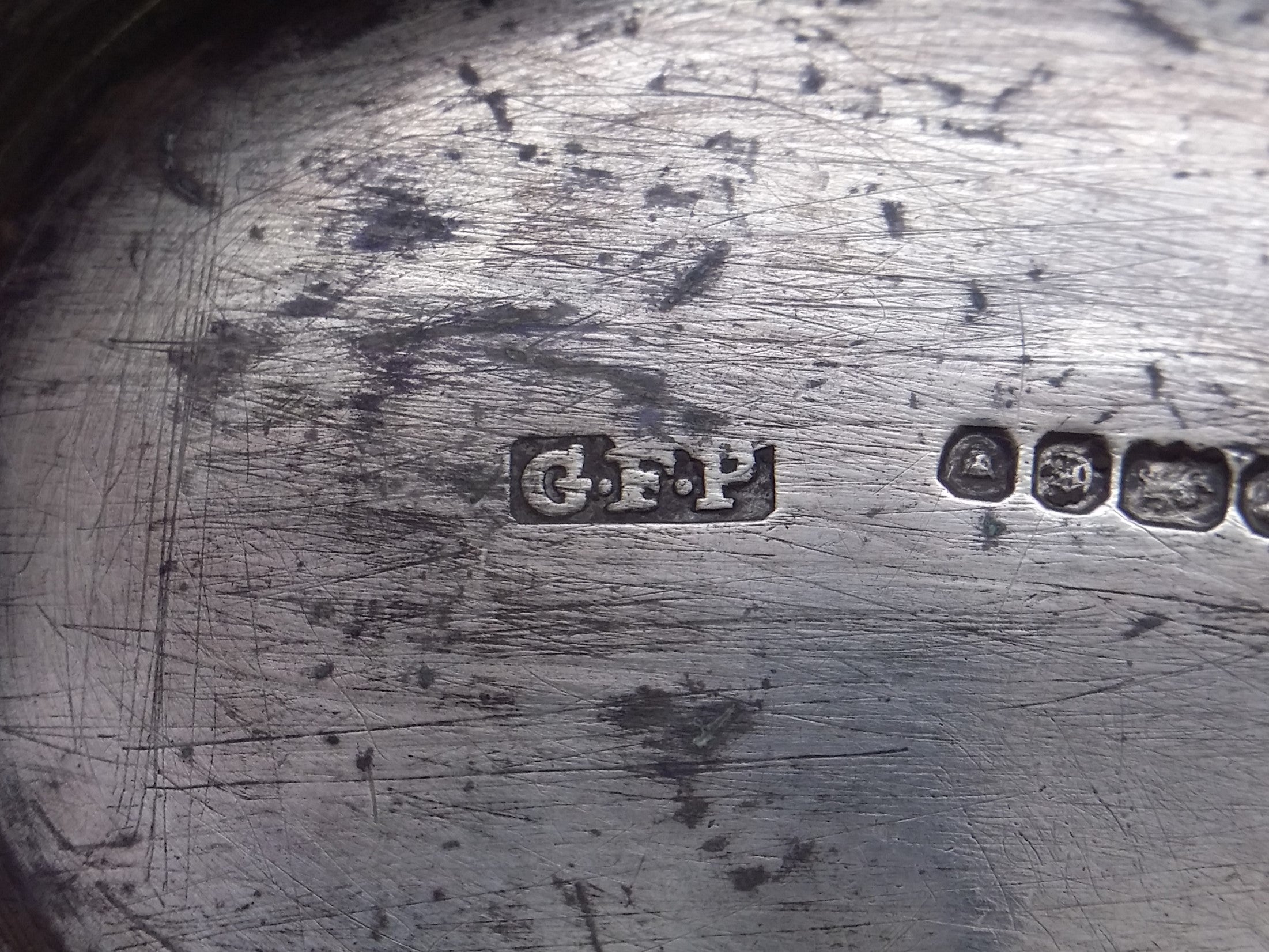 Snuff box maker's mark: George Frederick Pinnell maker's mark GFP.