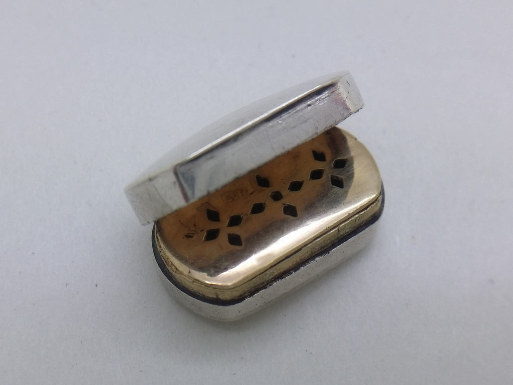 George III 1805 small sterling silver plain vinaigrette, Birmingham by Cocks & Bettridge