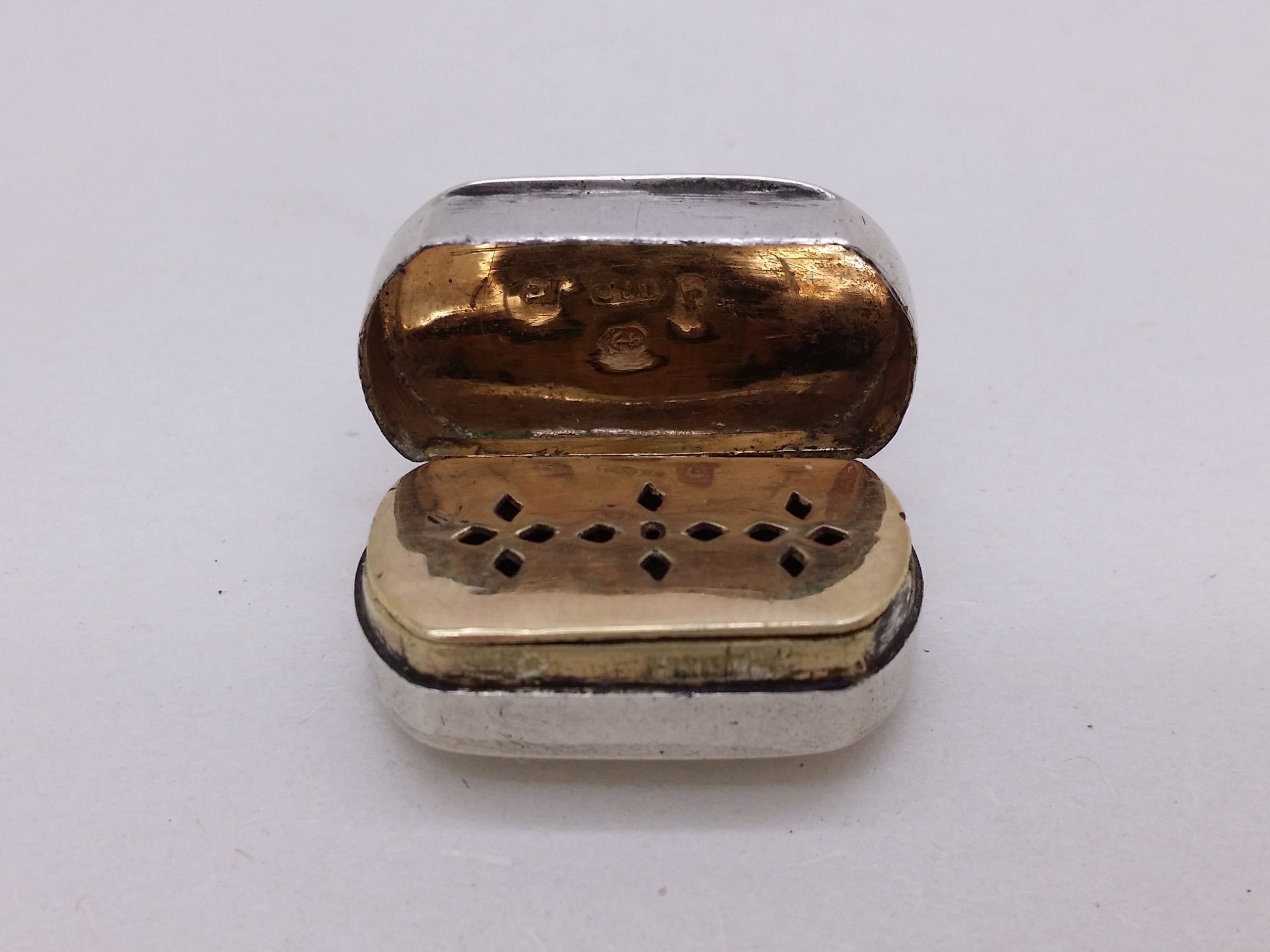 George III 1805 Small Sterling Silver Plain Vinaigrette, Birmingham