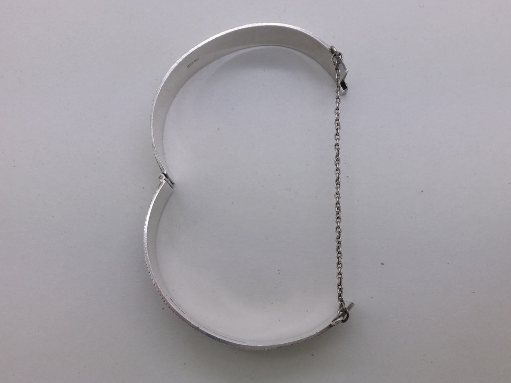Elizabeth II 1971 Sterling Silver Textured Hinged Bangle, Birmingham