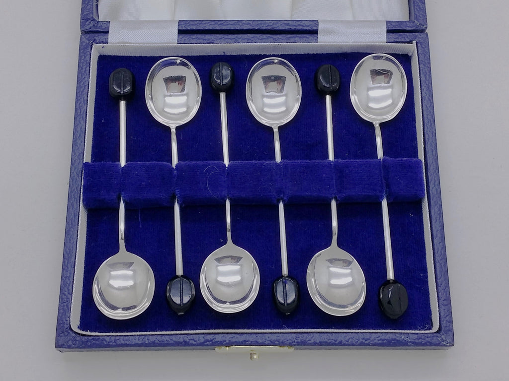 Elizabeth II 1970 cased set of 6 sterling silver coffee bean spoons, Sheffield by Cooper Brothers & Sons.